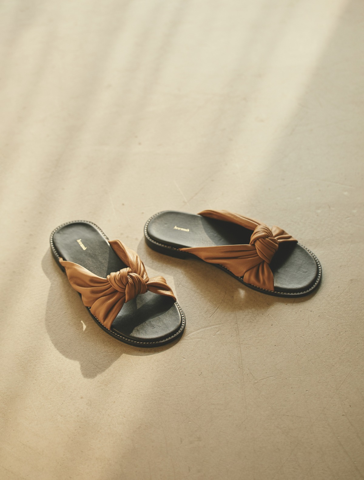 Knotted Leather Flat Sandals (Camel)