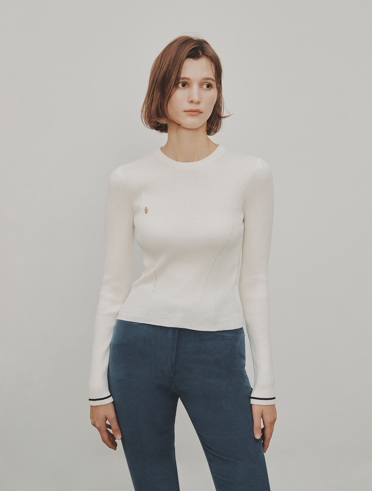 Slim-Fit Cotton Cashmere Crew-Neck Sweater (Ivory)
