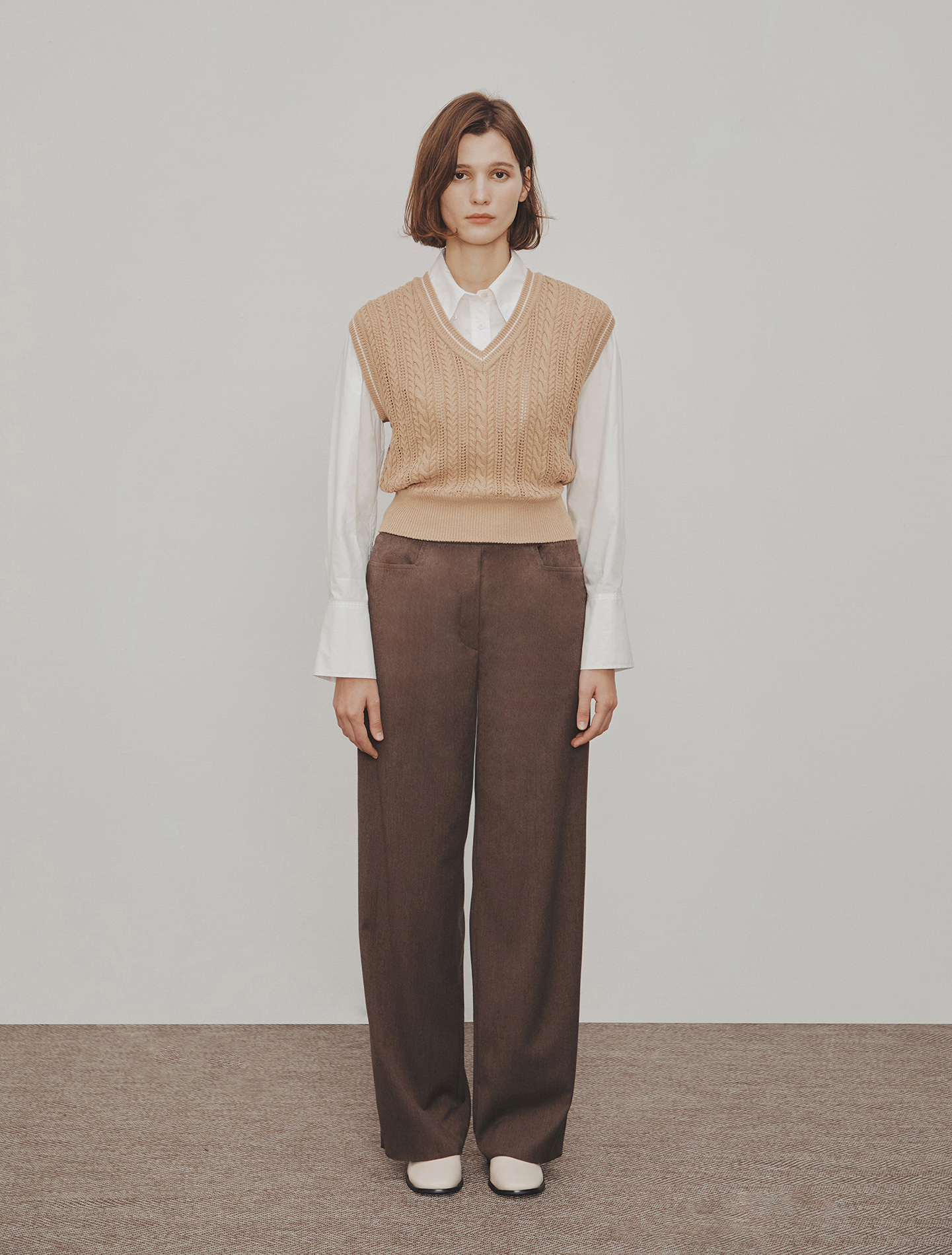 Relaxed Straight-Leg Trousers (Dark Brown)